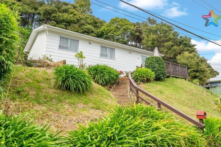 Photo of property in 4 John Street, Stokes Valley, Lower Hutt, 5019