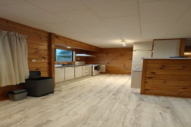Photo of property in 2/8 Camilla Grove, Totara Vale, Auckland, 0629