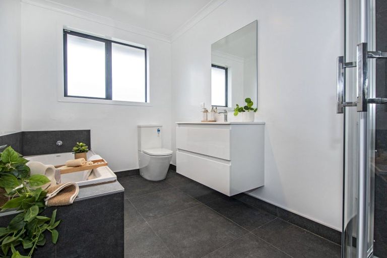 Photo of property in 12 Taurangawaka Road, One Tree Point, 0118