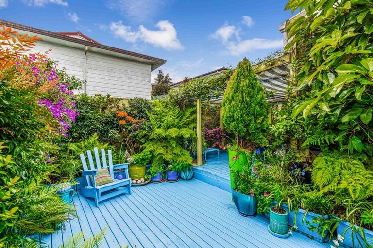 Photo of property in 1/3a Kirrie Avenue, Te Atatu South, Auckland, 0610