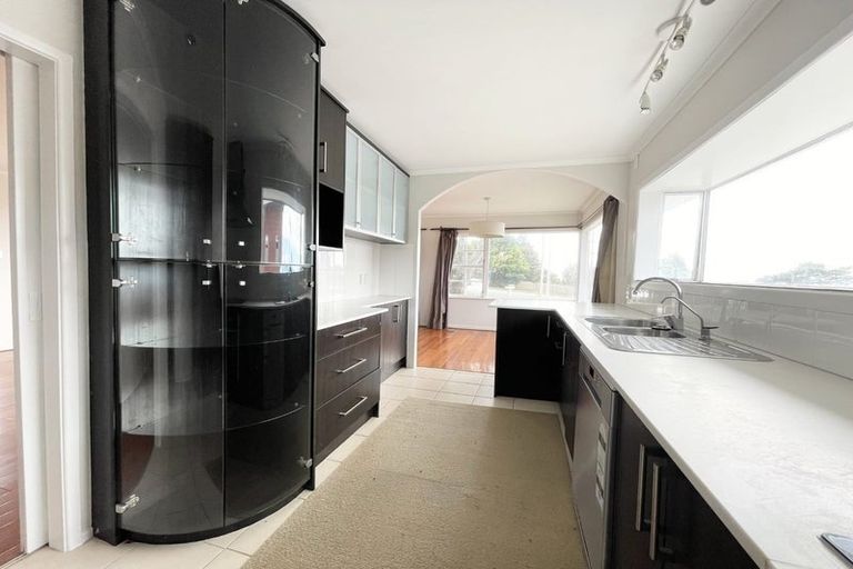 Photo of property in 988 East Coast Road, Northcross, Auckland, 0632