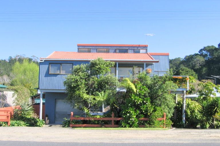 Photo of property in 6 Captain Cook Road, Cooks Beach, Whitianga, 3591