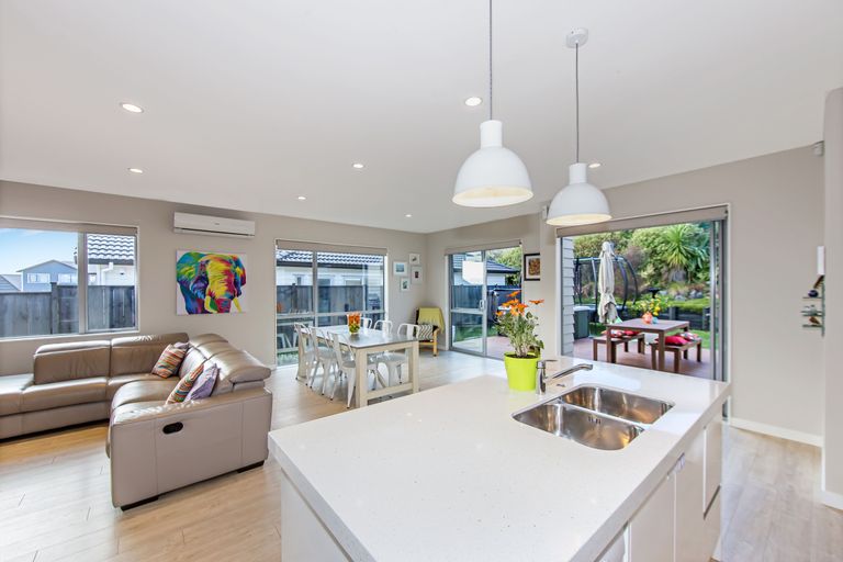 Photo of property in 11 Sibling Court, Silverdale, 0932