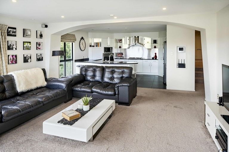 Photo of property in 17 Bowsprit Way, Whitby, Porirua, 5024