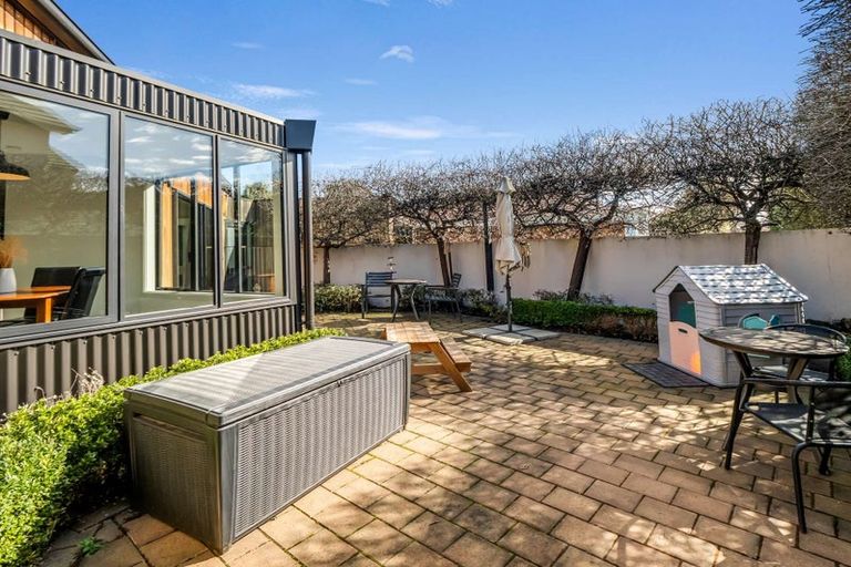 Photo of property in 3/48 Mcfaddens Road, St Albans, Christchurch, 8052