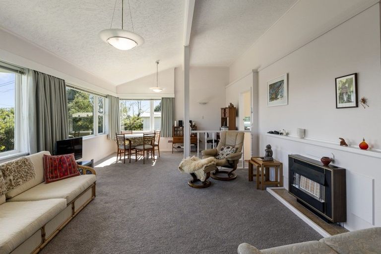 Photo of property in 1 Huia Street, Waikanae, 5036
