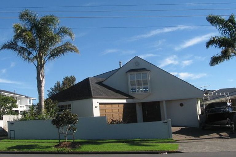 Photo of property in 15a Bradbury Road, Botany Downs, Auckland, 2010
