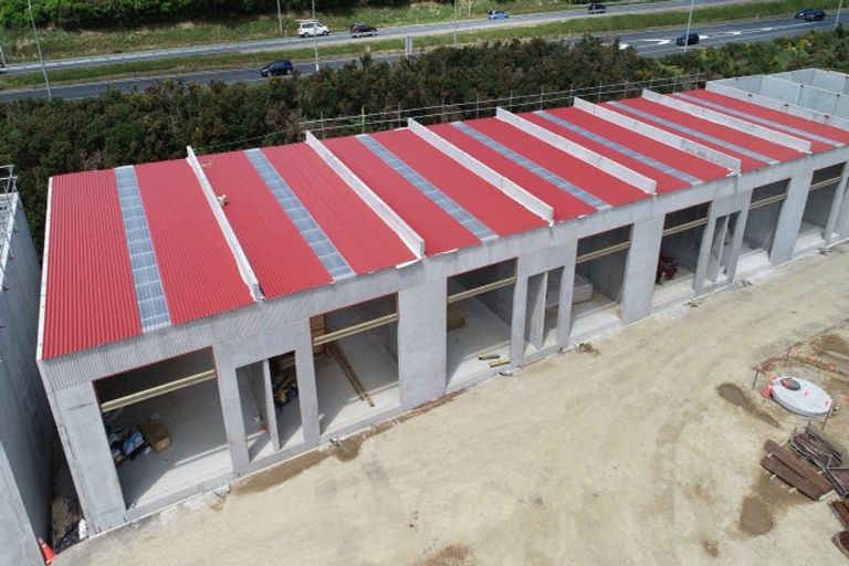 Photo of property in 1 Ara Paiwhenua, Tawa, Wellington, 5028