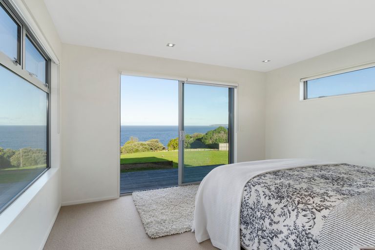 Photo of property in 22 Wonderview Road, Leigh, 0985