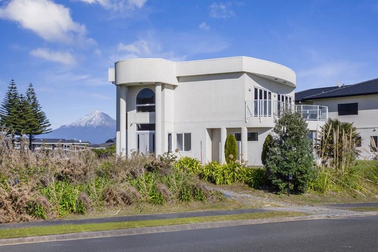 Photo of property in 16 Nadine Stanton Drive, Bell Block, New Plymouth, 4312
