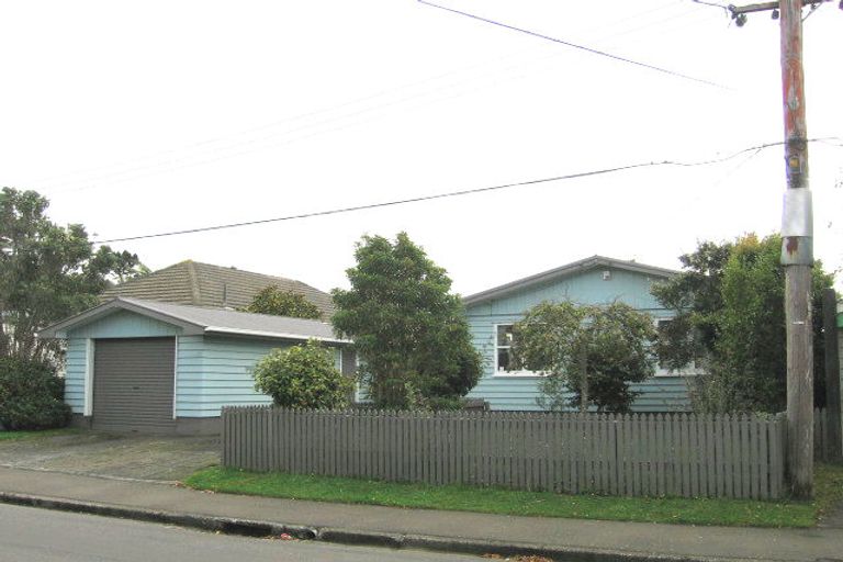 Photo of property in 18 Trebann Street, Paparangi, Wellington, 6037