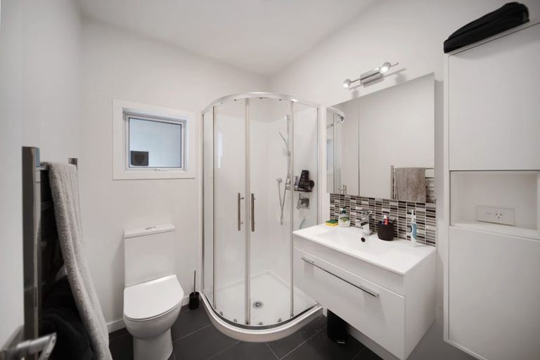 Photo of property in 2/89 Takutai Avenue, Half Moon Bay, Auckland, 2012