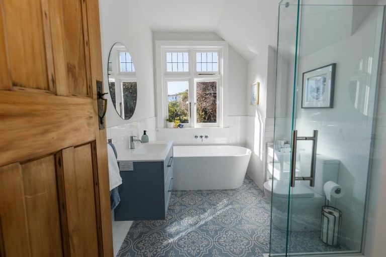 Photo of property in 103 Hackthorne Road, Cashmere, Christchurch, 8022