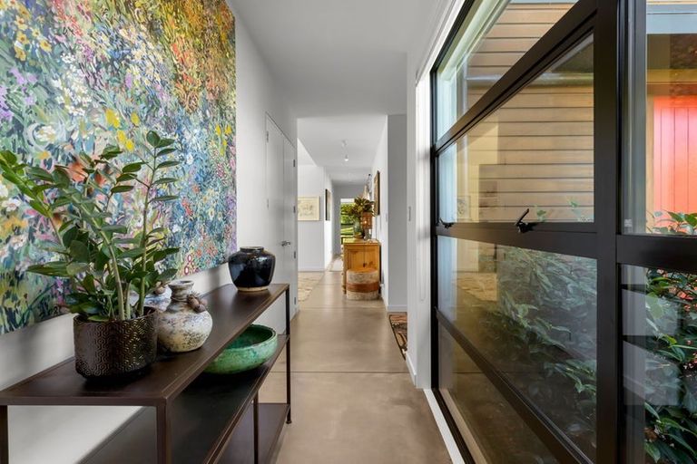 Photo of property in 251 Beacon Point Road, Wanaka, 9305