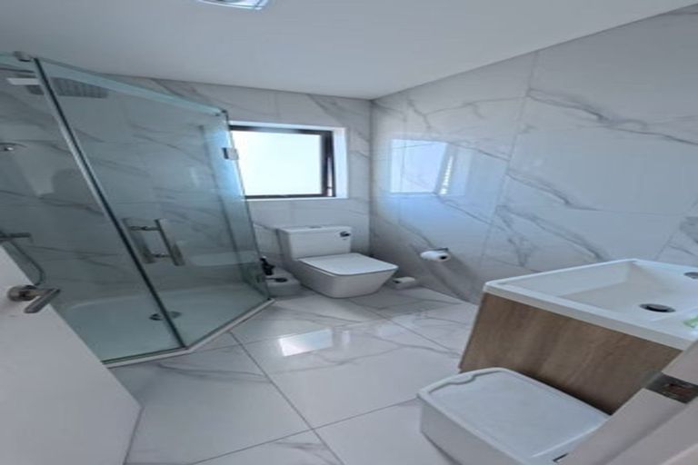 Photo of property in 11 Pihoihoi Place, Hobsonville, Auckland, 0616