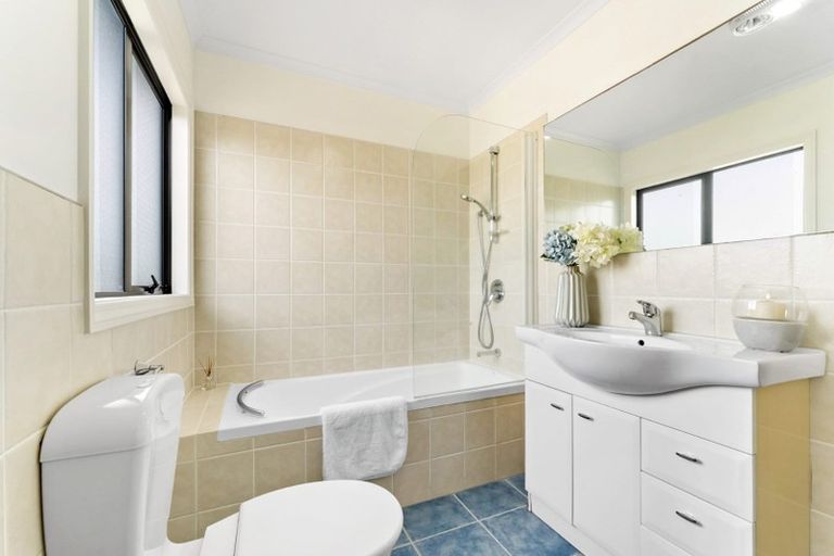 Photo of property in 19 Virginia Street, Henderson, Auckland, 0612