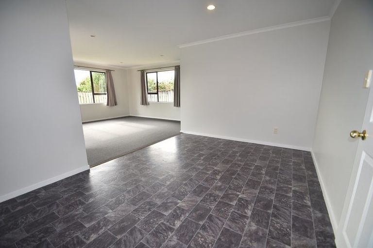Photo of property in 10 Killeen Place, Flat Bush, Auckland, 2019