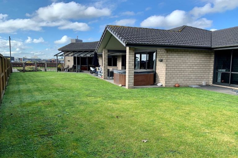 Photo of property in 15 Meadowfield Street, Flagstaff, Hamilton, 3210