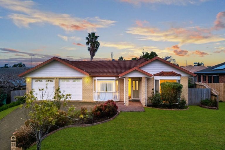 Photo of property in 21 Lothian Brae, Wattle Downs, Auckland, 2103
