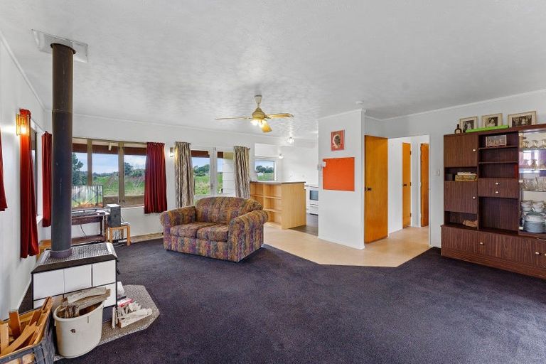 Photo of property in 101 Forest Lakes Road, Otaki, 5583