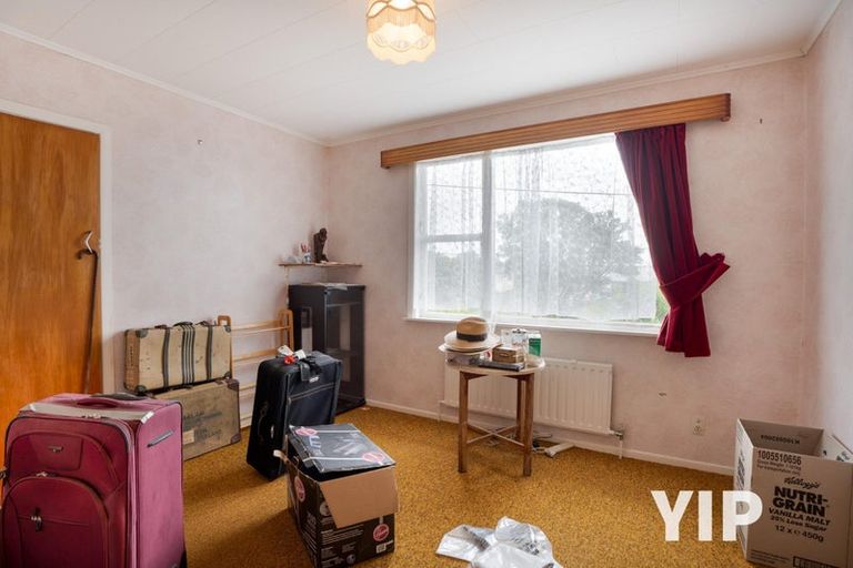 Photo of property in 1 Turville Crescent, Newlands, Wellington, 6037