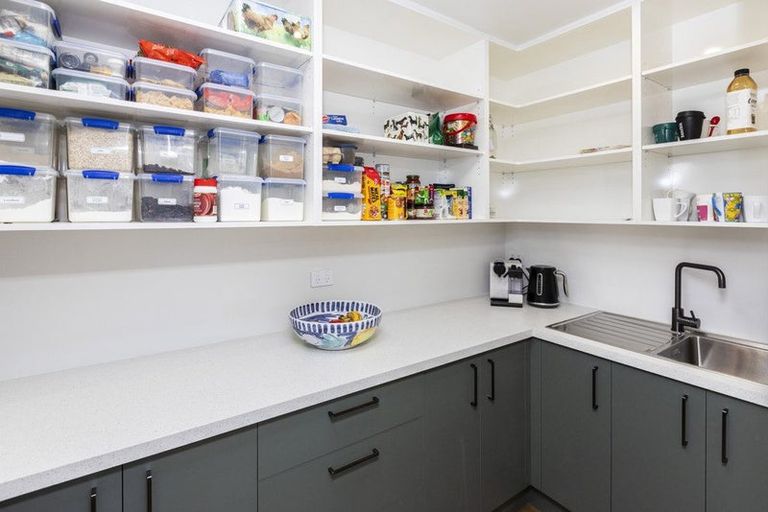 Photo of property in 5 Dray Place, Halswell, Christchurch, 8025