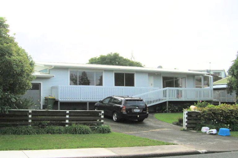 Photo of property in 24 Albatross Road, Red Beach, 0932