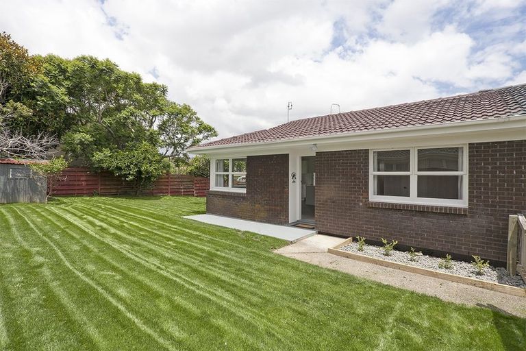 Photo of property in 2/7 Ashcroft Avenue, Mangere Bridge, Auckland, 2022