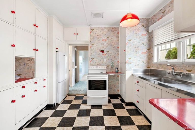 Photo of property in 16 Sale Street, Cockle Bay, Auckland, 2014