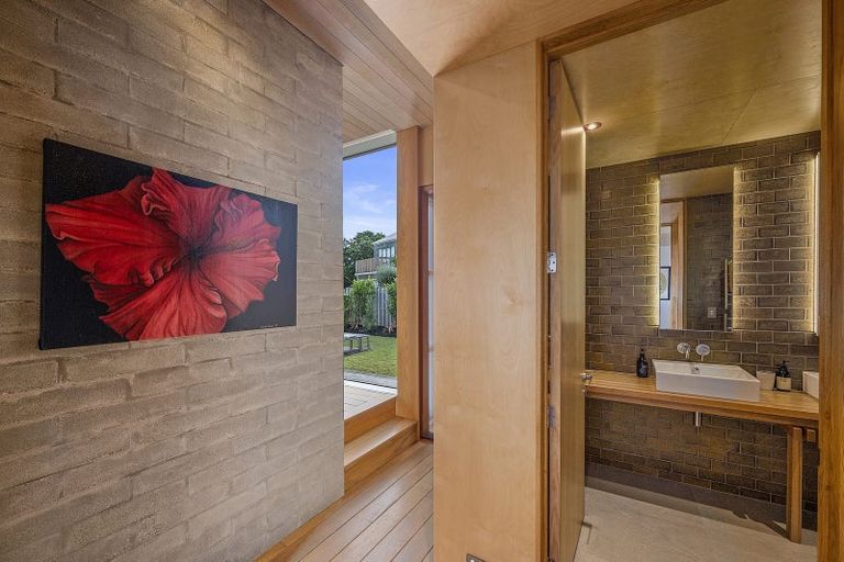 Photo of property in 19 Lagoon Way, Omaha, 0986