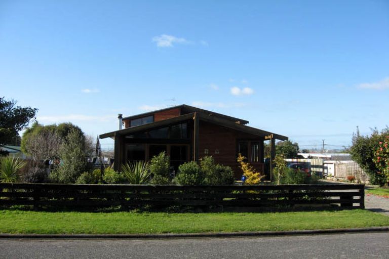 Photo of property in 25 East Street, Greytown, 5712