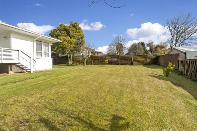 Photo of property in 13 Paulange Place, Pakuranga Heights, Auckland, 2010