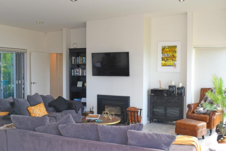 Photo of property in 22 Wonderview Road, Leigh, 0985