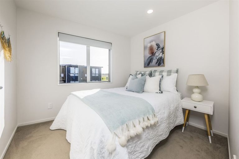 Photo of property in 2 Turehu Road, Papakura, 2110