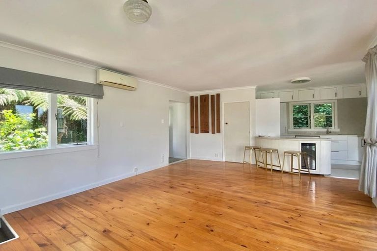 Photo of property in 207 Wade River Road, Wade Heads, Whangaparaoa, 0932