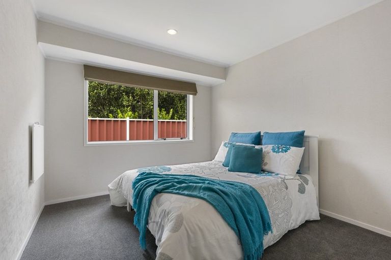 Photo of property in 21 Perotti Place, Conifer Grove, Takanini, 2112