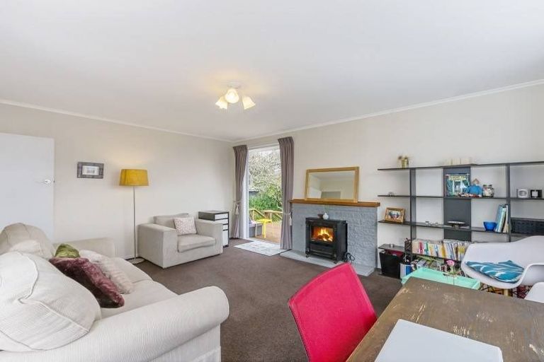 Photo of property in 540 Glenfield Road, Glenfield, Auckland, 0629