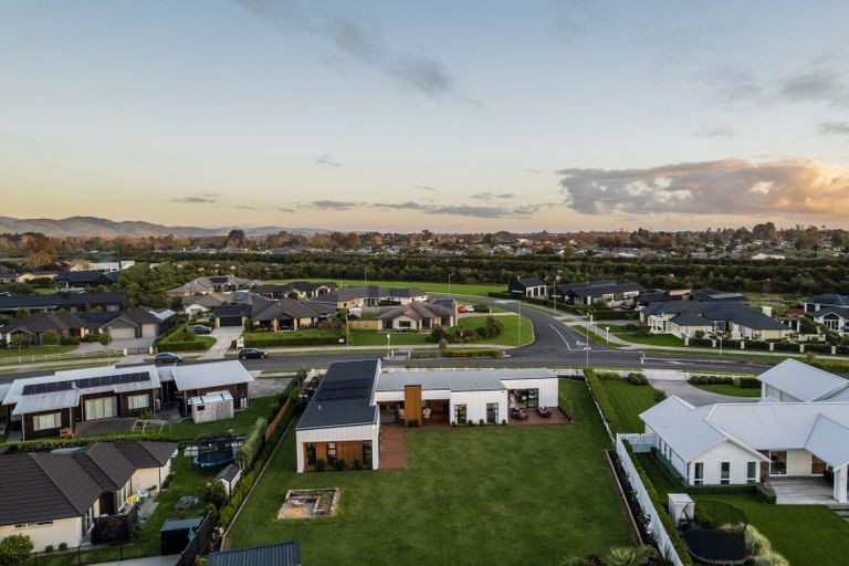 Photo of property in 16 Kaniera Terrace, Cambridge, 3434