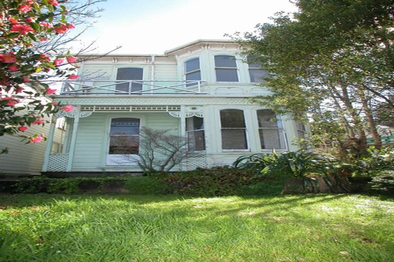 Photo of property in 355 The Terrace, Te Aro, Wellington, 6011