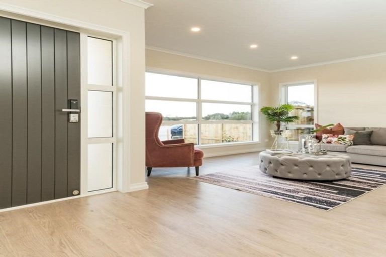 Photo of property in 14 Rauaruhe Road, Karaka, Papakura, 2113