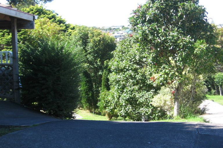 Photo of property in 1/8 Phillipa Place, Browns Bay, Auckland, 0630
