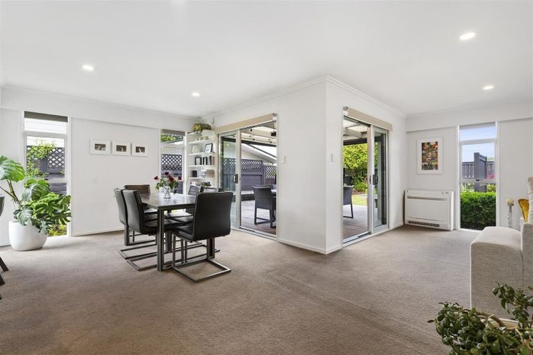 Photo of property in 4 Carter Drive, Pomare, Rotorua, 3015