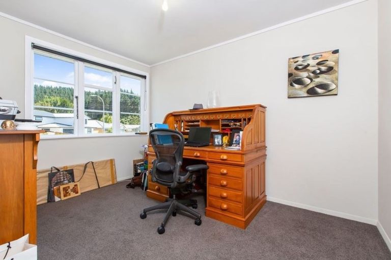 Photo of property in 11 Te Roera Place, Riverhead, 0820