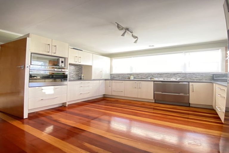 Photo of property in 26 Kaipatiki Road, Glenfield, Auckland, 0629