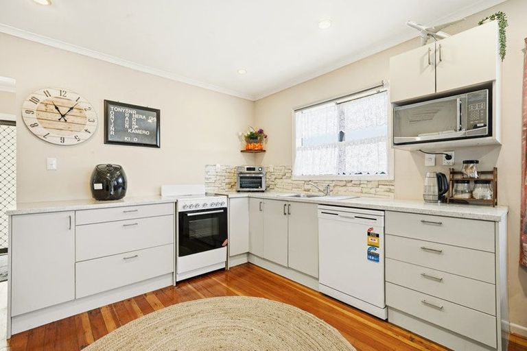 Photo of property in 12 Plunket Avenue, Papatoetoe, Auckland, 2104