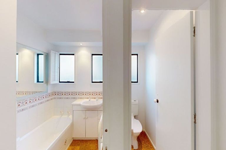 Photo of property in 12 George Street, Thorndon, Wellington, 6011