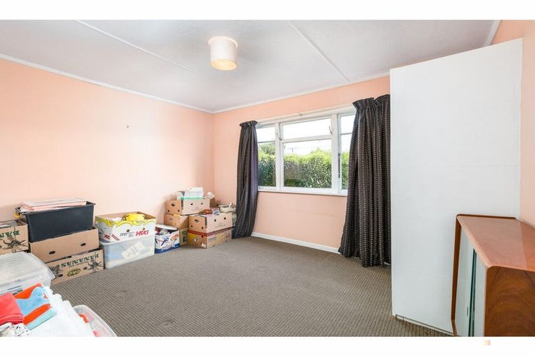 Photo of property in 17 Rugby Street, Waimate, 7924