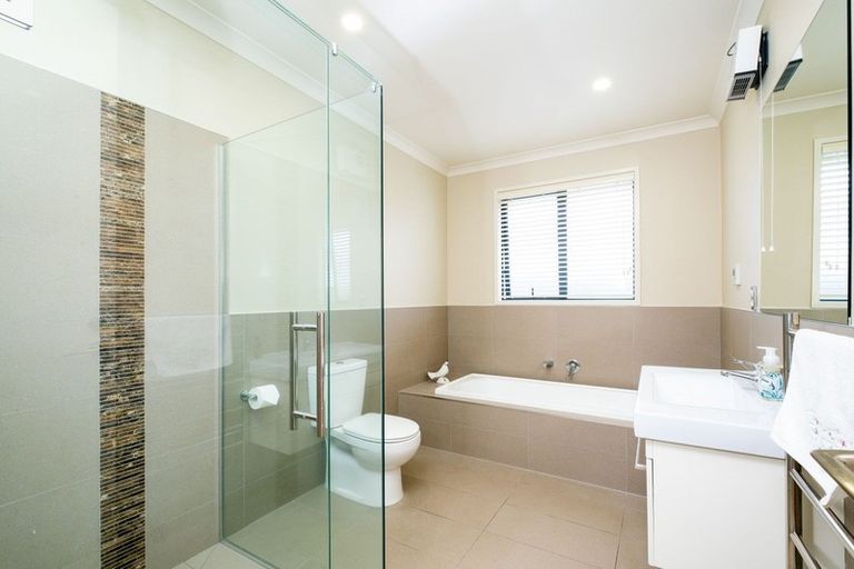 Photo of property in 8 Devine Close, Havelock North, 4130