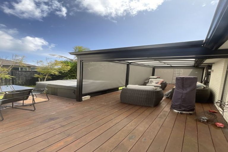 Photo of property in 12 Lamborn Drive, Papakura, 2110