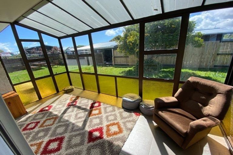 Photo of property in 2 Cypress Grove, Paraparaumu, 5032